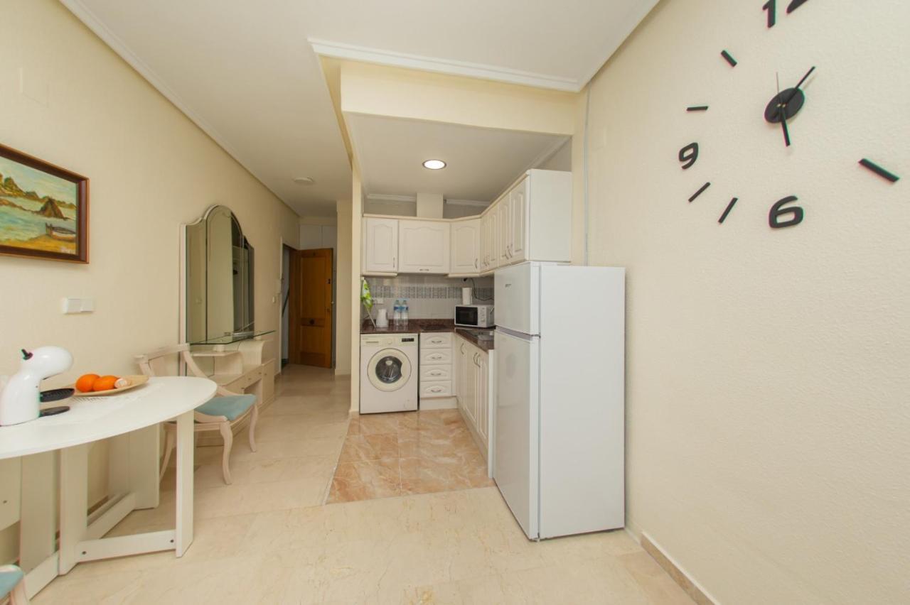 Студия На Белоснежном Пляже Los Locos Torrevieja Buitenkant foto