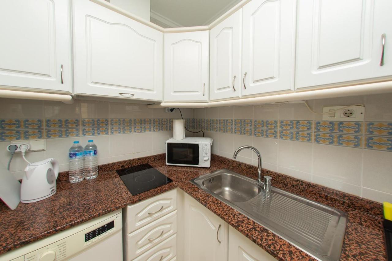 Студия На Белоснежном Пляже Los Locos Torrevieja Buitenkant foto