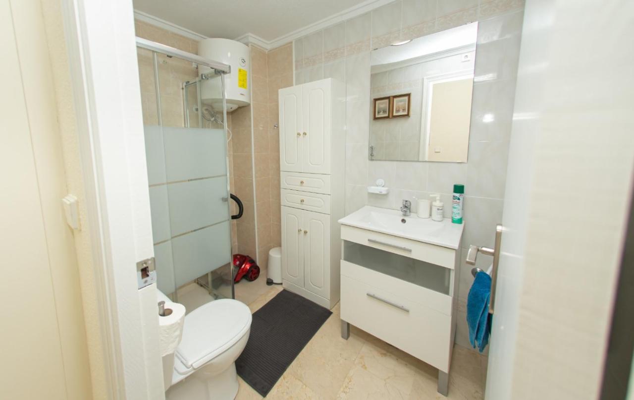 Студия На Белоснежном Пляже Los Locos Torrevieja Buitenkant foto